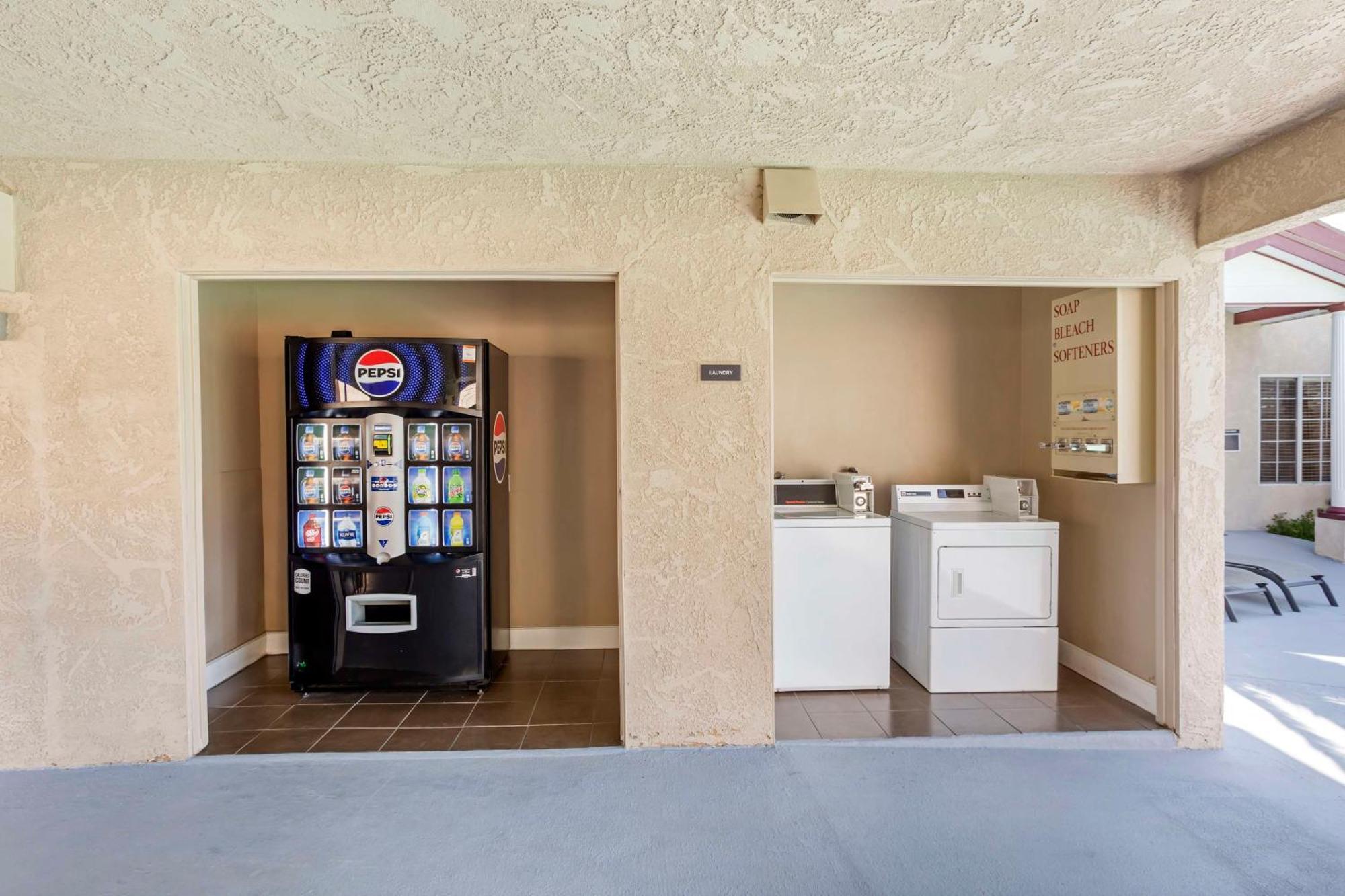 Best Western China Lake Inn Ridgecrest Εξωτερικό φωτογραφία